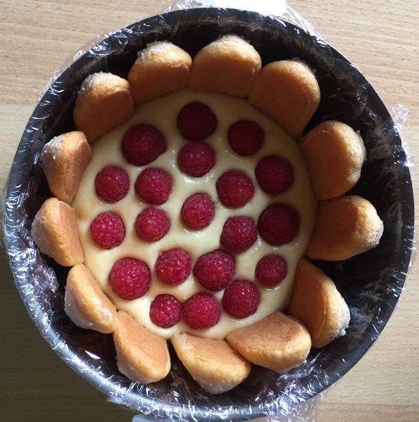 Charlotte au citron et aux framboises