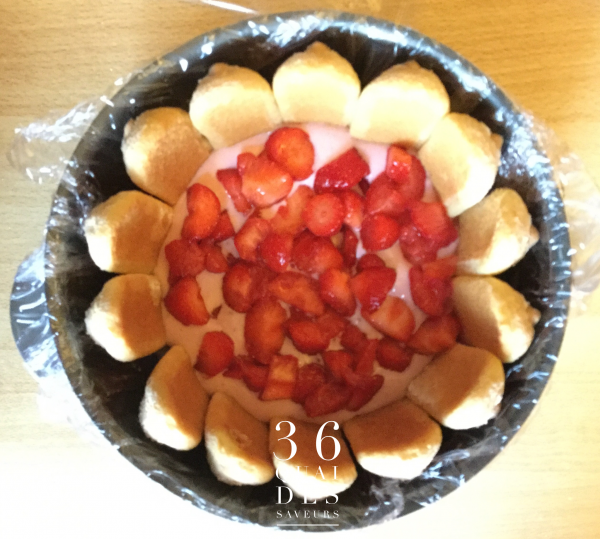 Charlotte aux fraises et à l’amande